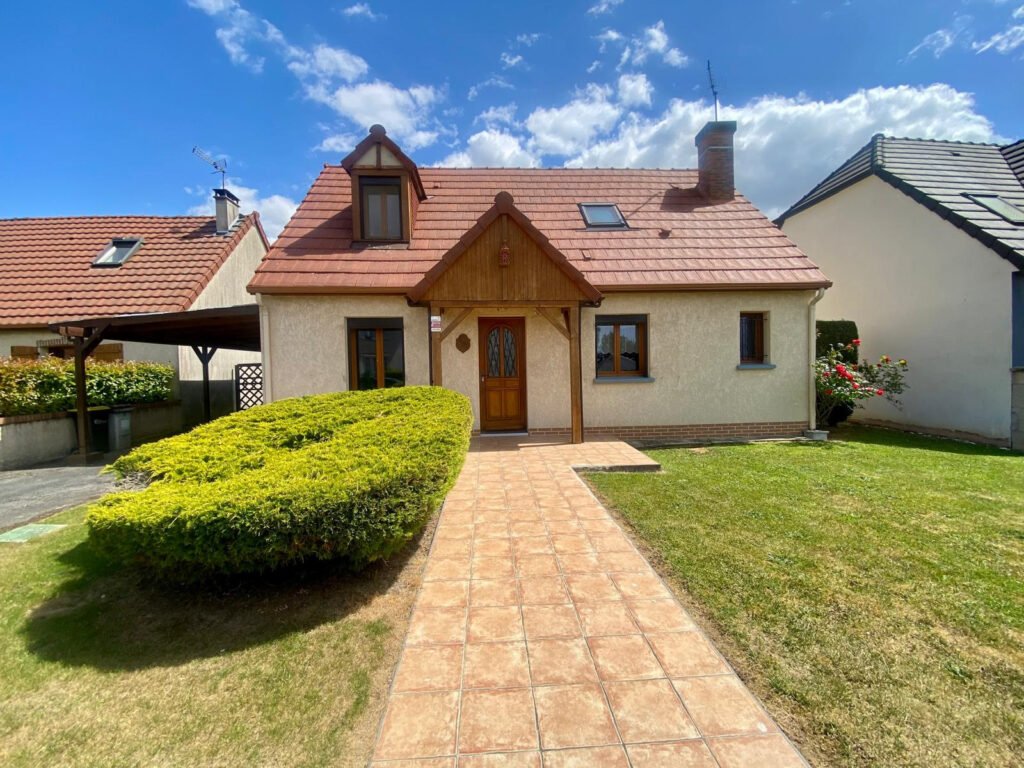 Beau pavillon individuel 120 m2 avec 2 chambres et bureau su