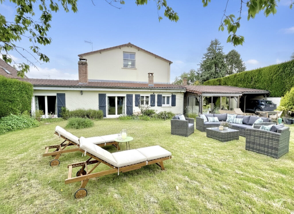 Maison avec de beaux volumes sur secteur recherché