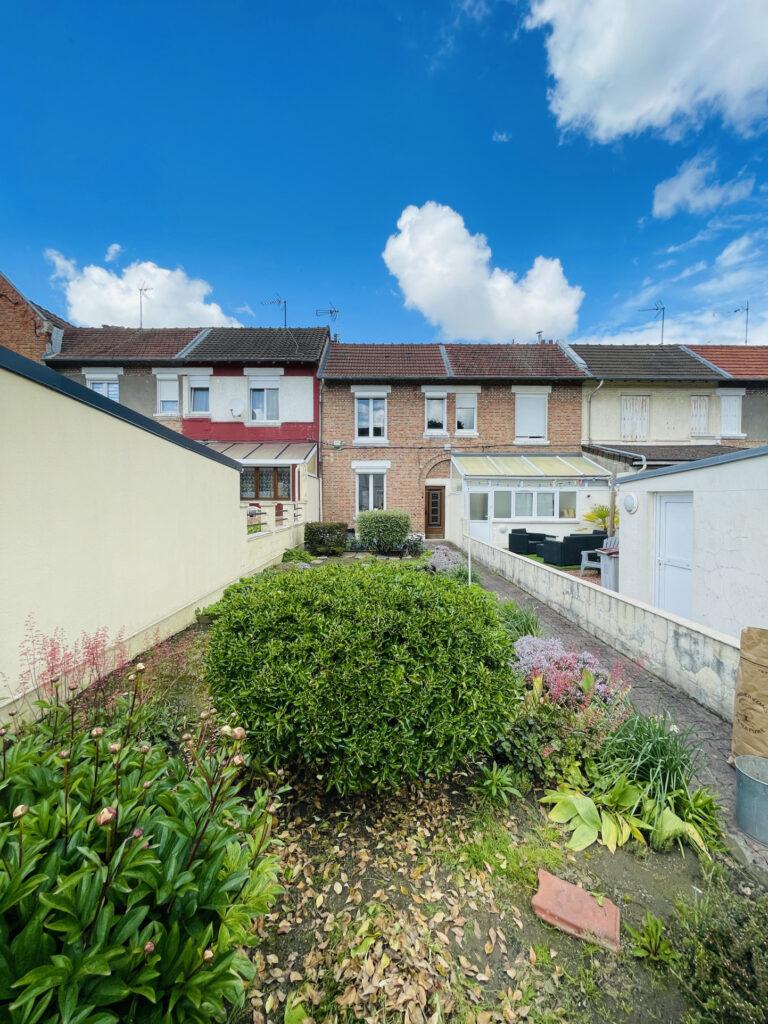MAISON A RENOVER