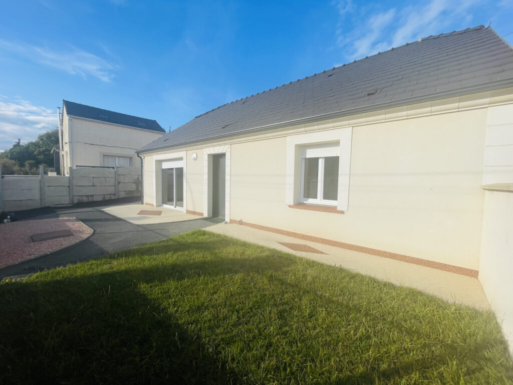 Pavillon plain-pied 107 m2   Saint-Quentin, Quartier calme,