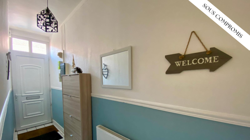 Charmante maison mitoyenne 95 m2 3 chambres 1 dressing Cour