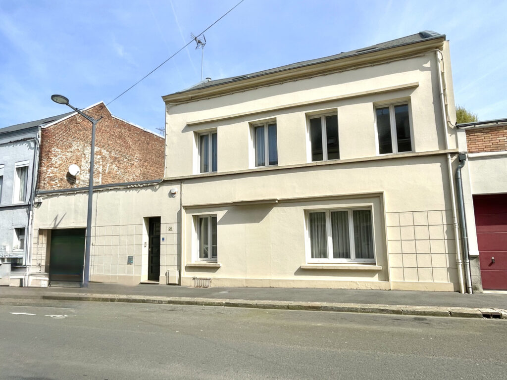 Coup de coeur à découvrir, grands volumes en centre ville !