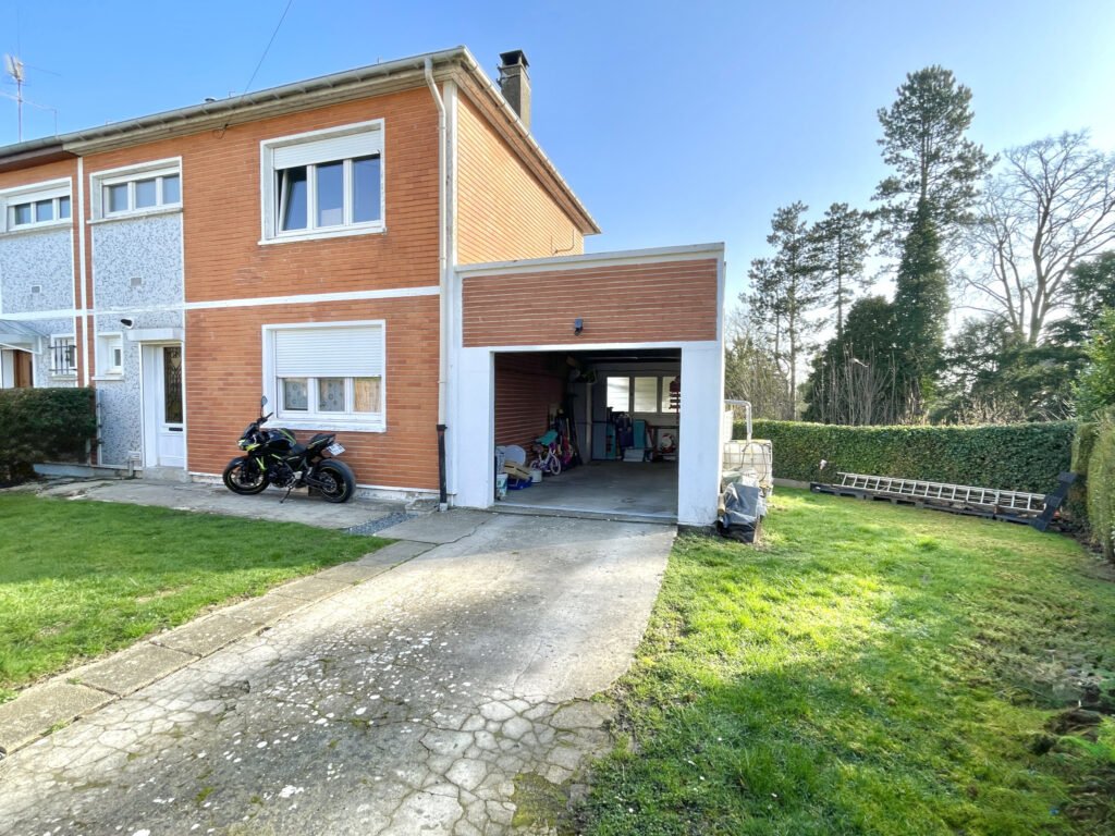 maison semi-mitoyenne avec garage