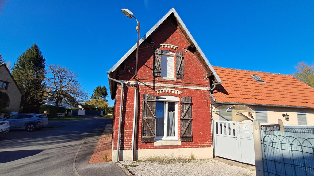 Maison 120 m2   3 ch   Jardin 700 m2   Garage   Lesdins