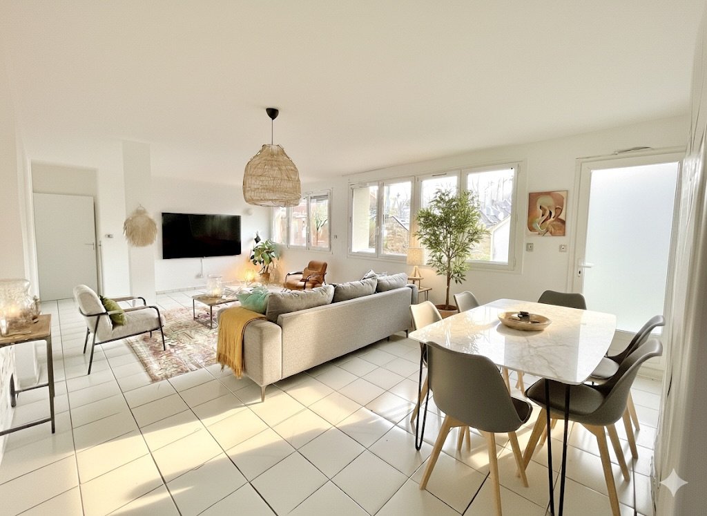 Grand appartement lumineux 1er étage