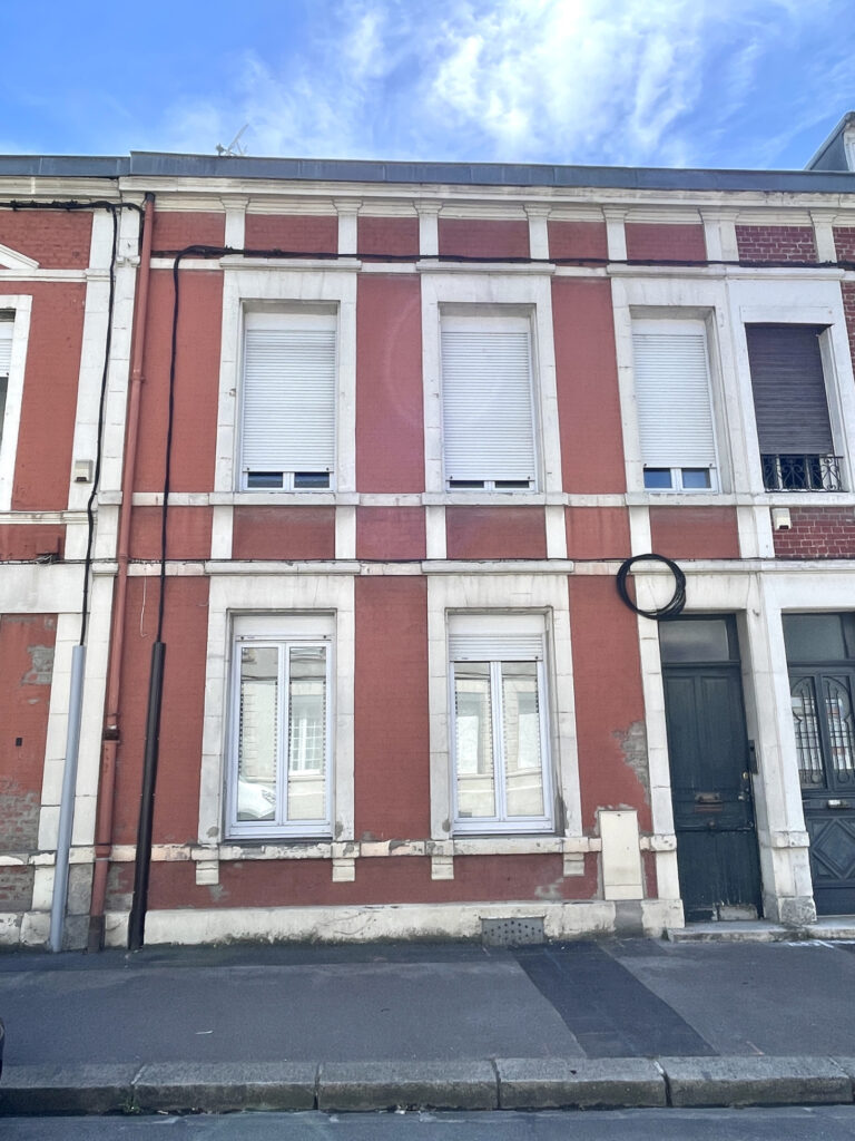 Immeuble comprenant 4 logements rénovés