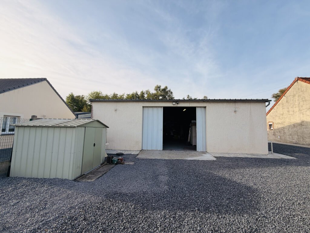 Pavillon – 120 m2 – Batiment de 150 m2 – Gauchy